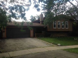 107 E Robinhood Way, Bolingbrook, IL 60440