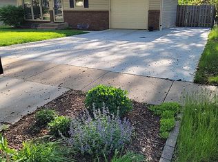 4721 S 58th St, Lincoln, NE 68516