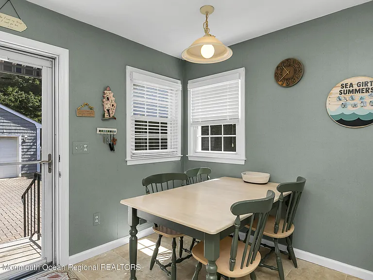 203 Washington Blvd — Photo 12