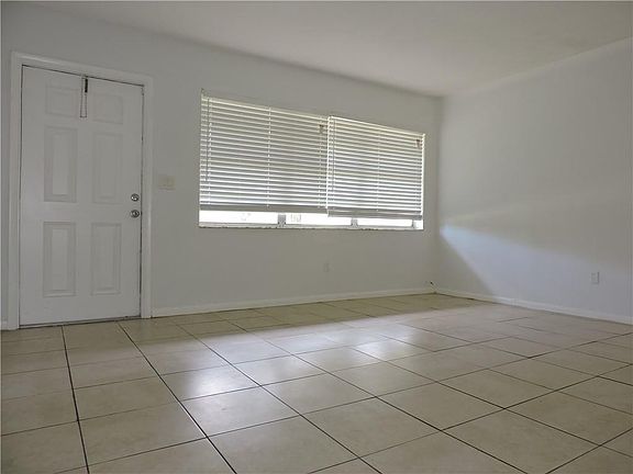 5th image of 232 NE 1st St #1N