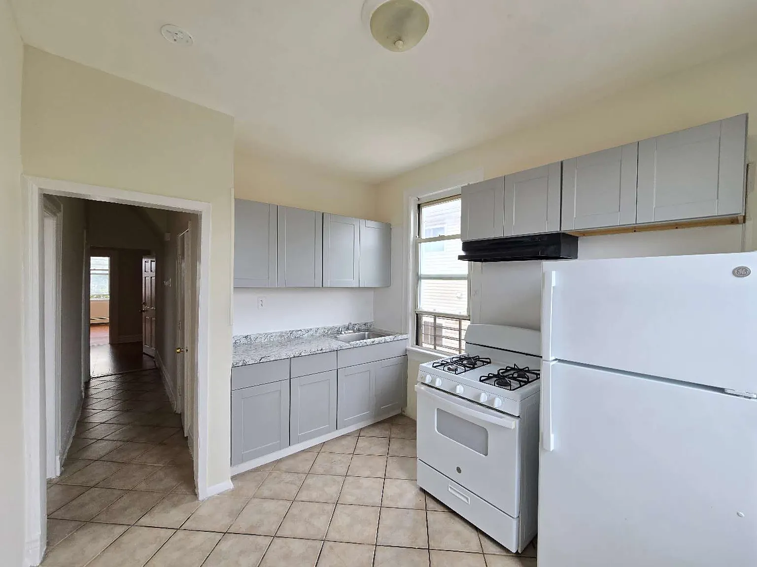 3 bed, $2,600 — Photo 1