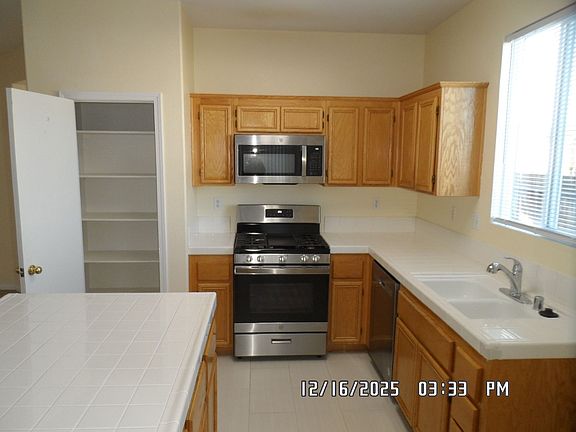 5th image of 13247 Acacia Ave