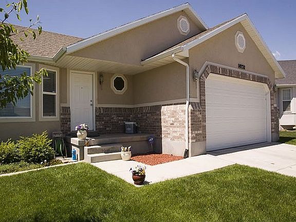 3rd image of 10722 Cedar Brook Pl