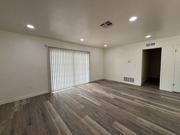 4th image of 5704 Wisteria Dr