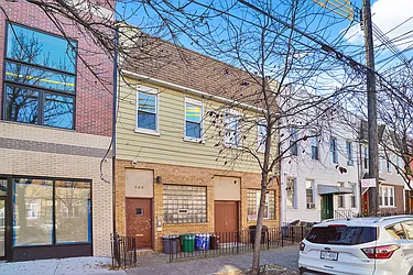 688 Woodward Avenue  image 1 of 42