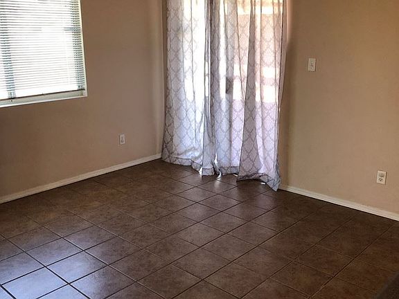2nd image of 10505 La Traviatta Pl NW