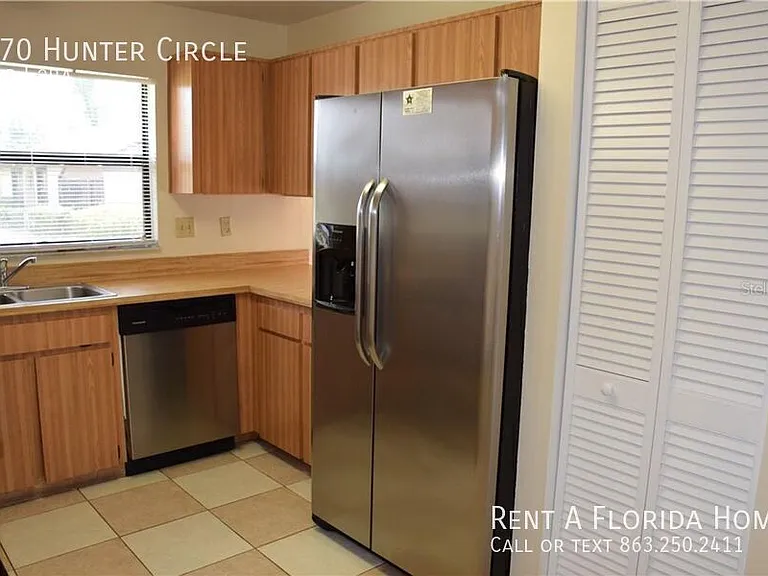 470 Hunter Cir — Photo 4