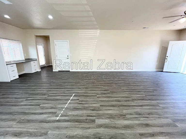 1310 Playa Del Rey Dr — Photo 5