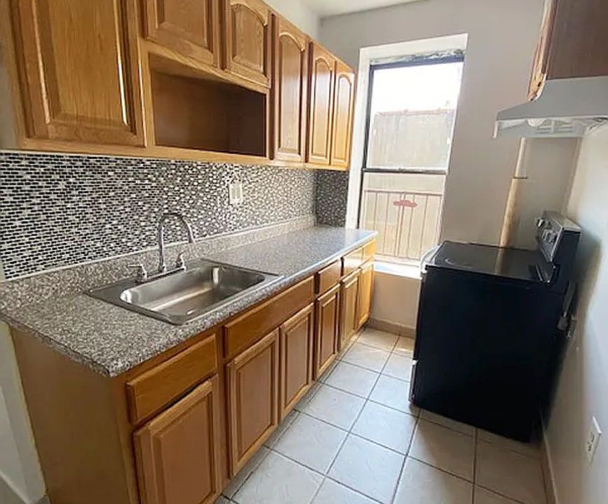 1st image of 2224 Amsterdam Ave #60