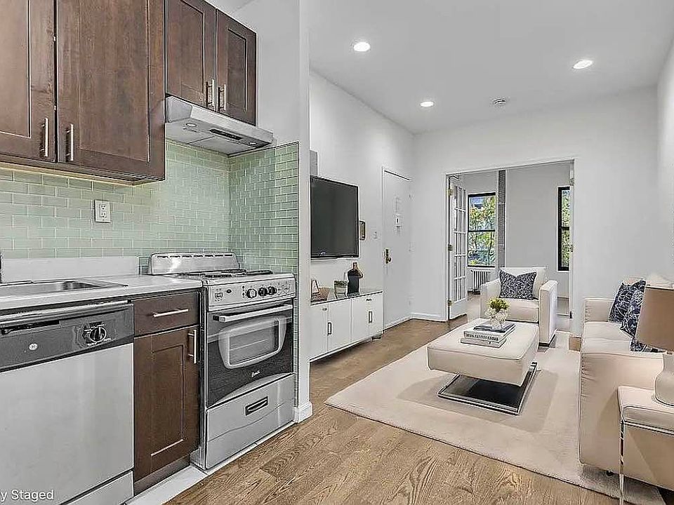 1st image of 32 Garnet St #4LL