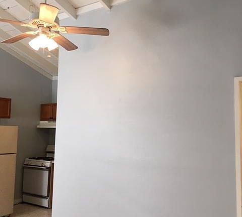 2nd image of 330 N Beachwood Dr