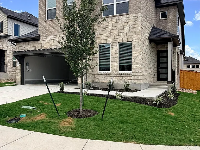 745 Beaverton Dr — Photo 1