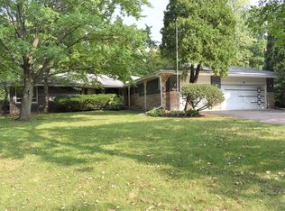 95 Oakwood Ln, Lincolnshire, IL 60069