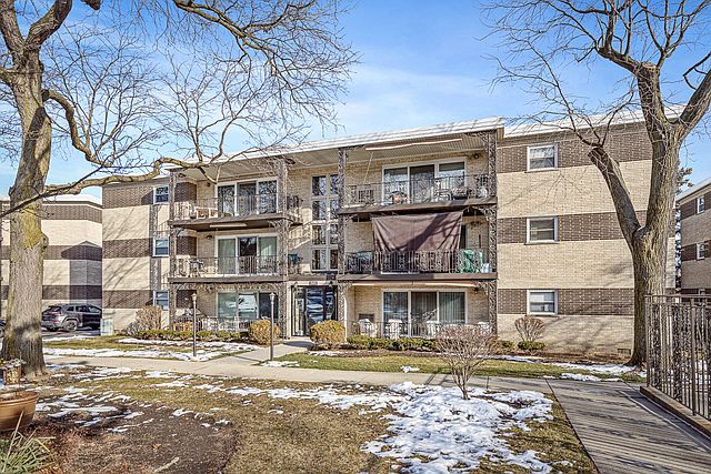1st image of 925 S 8th Ave #9