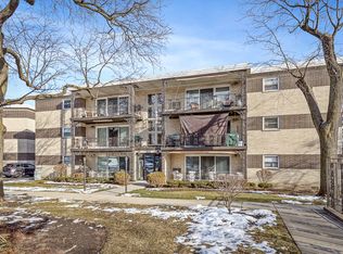 925 S 8th Ave #9, La Grange, IL 60525