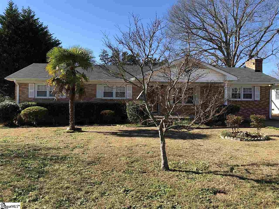 1st image of 402 Reeves Dr