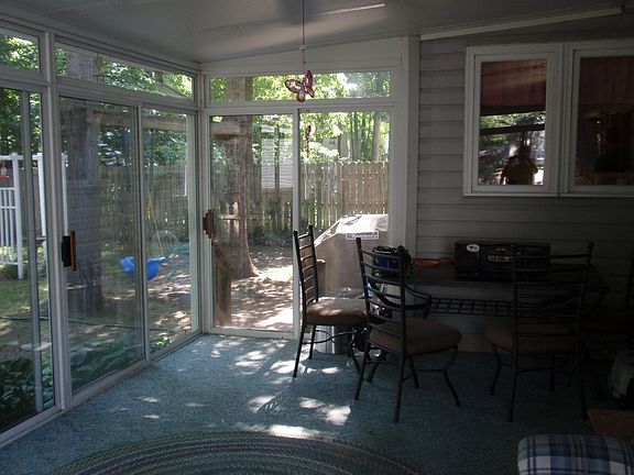 4th image of 903 Eastnor Ct