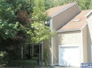 18 Waters Edge, Chappaqua, NY 10514