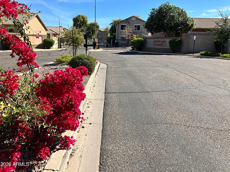 7392 W Tierra Buena Ln — Photo 18