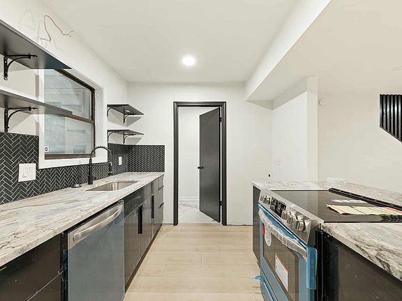 5th image of 1487 Springwood Dr SE #A1