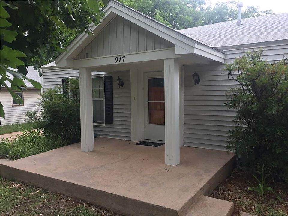 1st image of 917 Ballinger St
