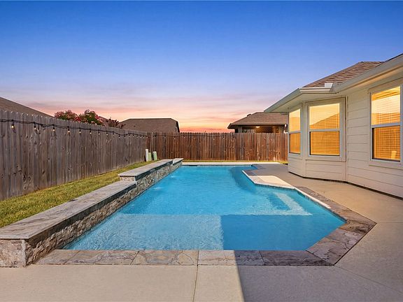 3rd image of 7725 Stampede Dr
