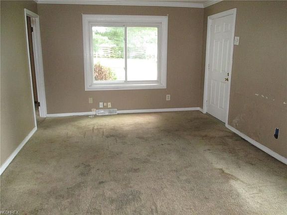 3rd image of 7673 Holly Dr