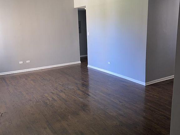 2nd image of 4612 S Lake Park Ave #2M