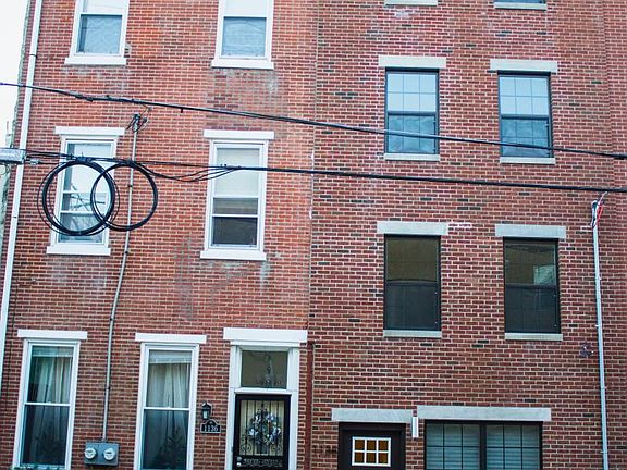 2nd image of 1138 Mount Vernon St #1