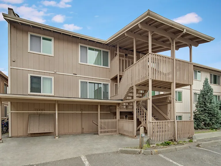 Rancho Tudor — Photo 14