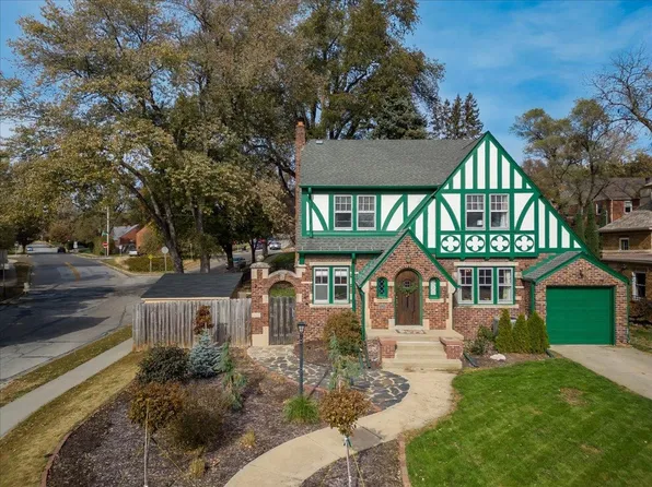 5042 Parker St, Omaha, NE 68104