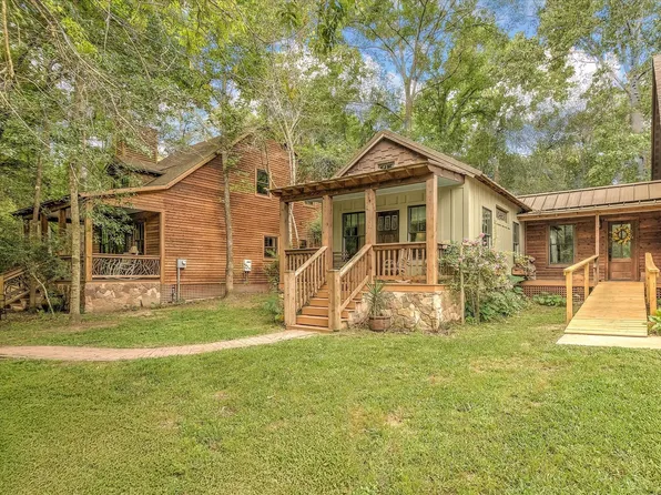 1881 NE Clayton St, Dayton, TX 77535
