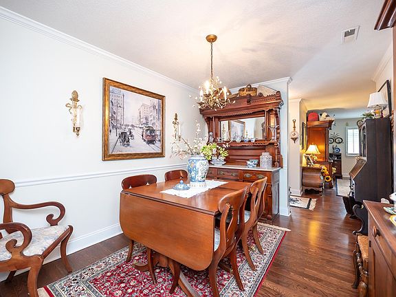 3rd image of 925 Cleveland St Unit 226