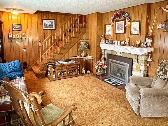 3rd image of 2595 Colby Creek Rd