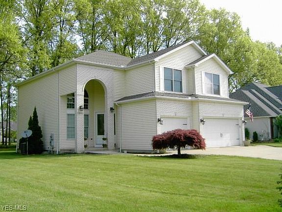 3rd image of 1029 Woodland Chase