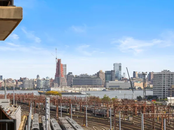 700 Grove Street image 3 of 18