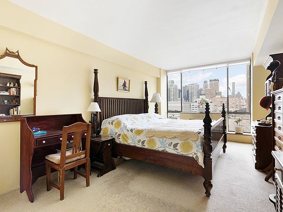 5th image of 333 E 69th St APT 10G