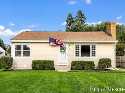 2071 Brandon Dr NW, Grand Rapids, MI, 49504