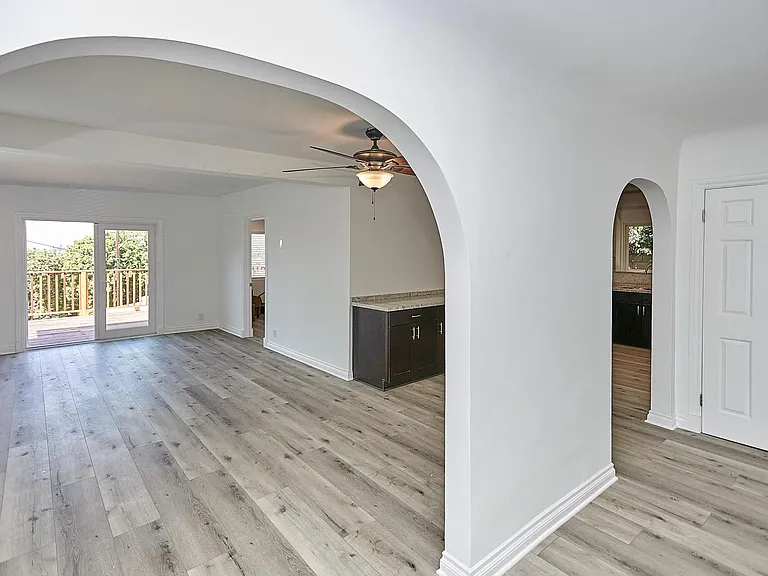 1603 Sargent Pl — Photo 4