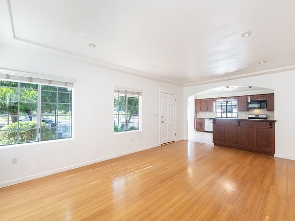 5th image of 5424 Colfax Ave