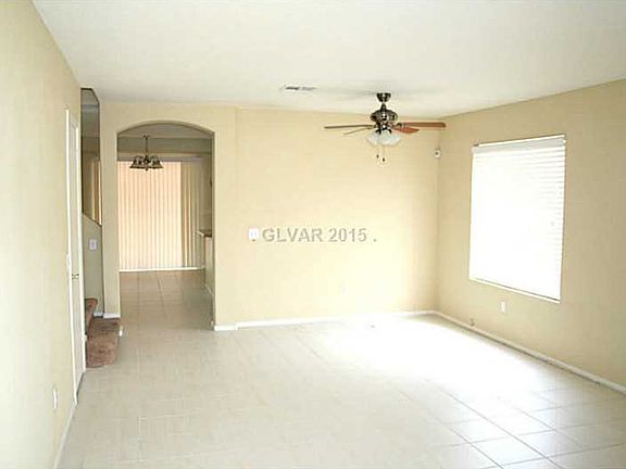 5th image of 992 Trackers Glen Ave
