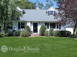 16 Wood Ln, Locust Valley, NY 11560