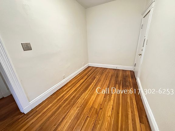 3rd image of 9 Egremont Rd APT 3