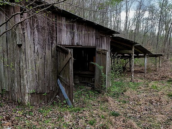 5th image of 1755 Williams Rd