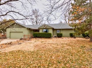 3164 E Country Club Rd, Salina, KS 67401