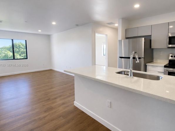 1950 Fletcher St APT 306