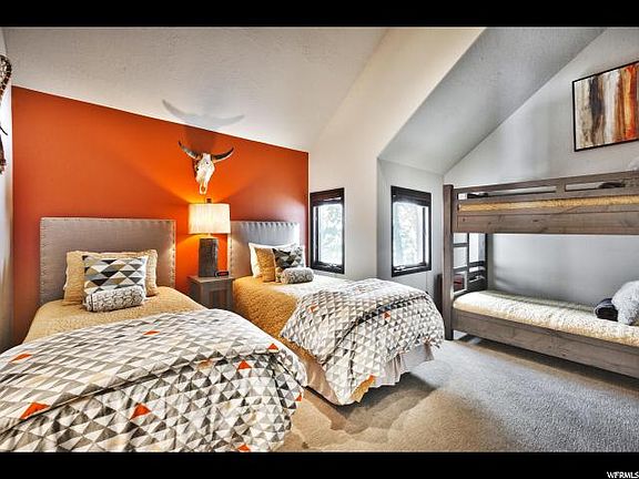 5th image of 2489 Deer Lake Dr