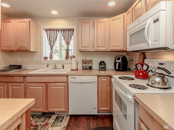 4th image of 5910 27th St NE