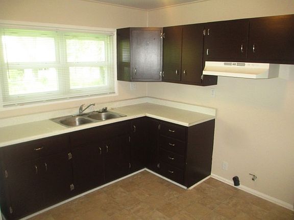 4th image of 3668 N Erin Dr