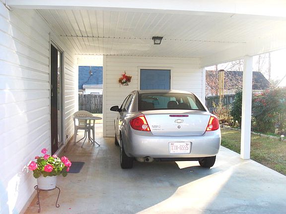 2nd image of 117 Killian Ct